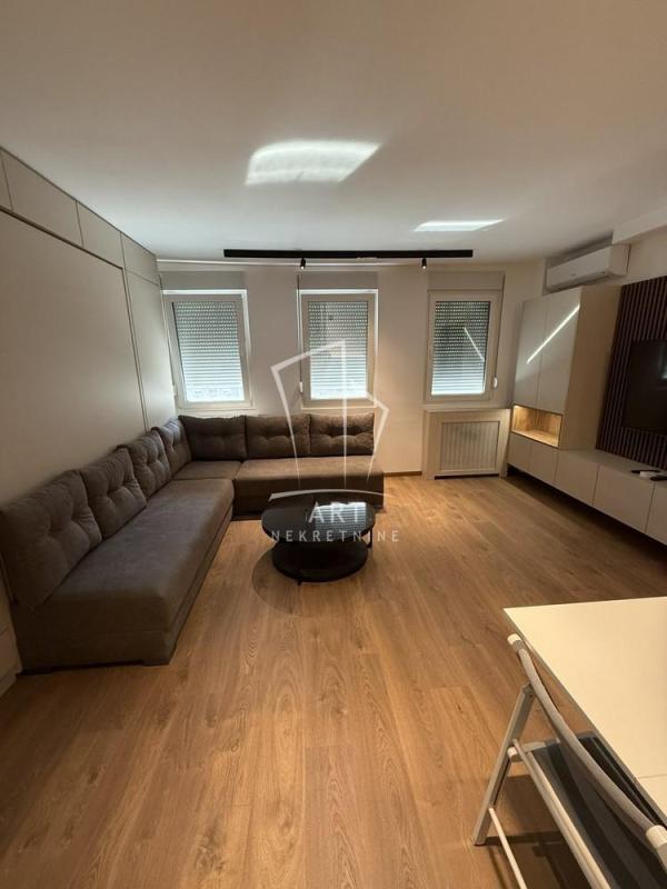 Slika 1 - Bulevar Mihajla Pupina, Jednosoban stan za izdavanje, 33m2, 800€