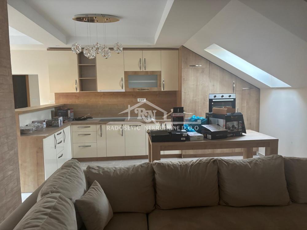 Slika 3 - Miladina Petrovića,  Kuća na prodaju, 250m2, 280.000€