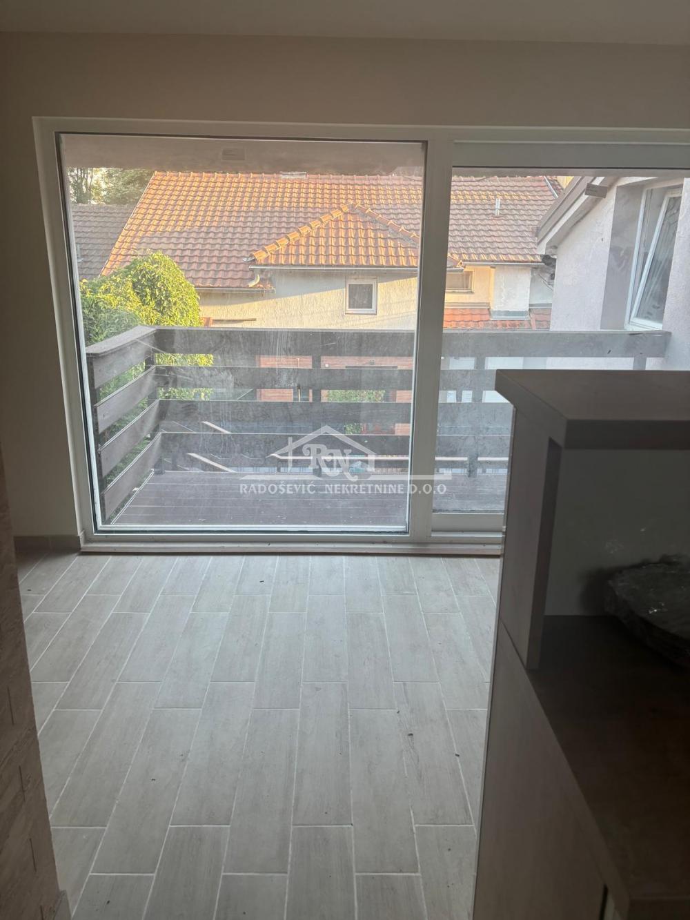 Slika 4 - Miladina Petrovića,  Kuća na prodaju, 250m2, 280.000€