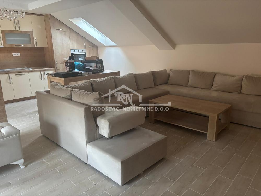 Glavna slika -Miladina Petrovića,  Kuća na prodaju, 250m2, 280.000€