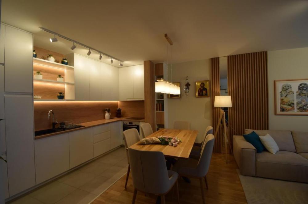 Slika 1 - Četvorosoban stan na prodaju, 111m2, 277.500€