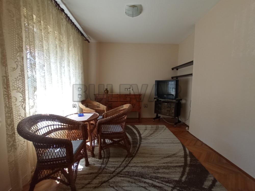 Slika 2 - Dimitrija Tucovića,  Kuća za izdavanje, 70m2, 250€