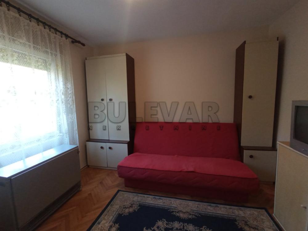 Slika 8 - Dimitrija Tucovića,  Kuća za izdavanje, 70m2, 250€