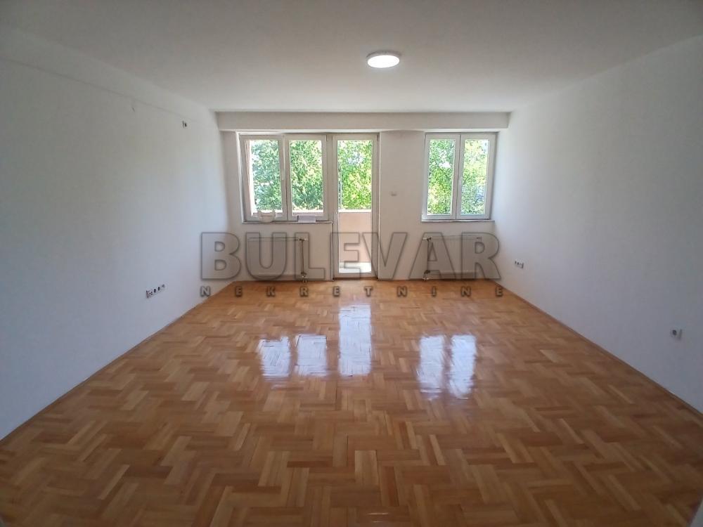 Glavna slika -Vojvode Tankosića,  Lokal za izdavanje, 73m2, 450€