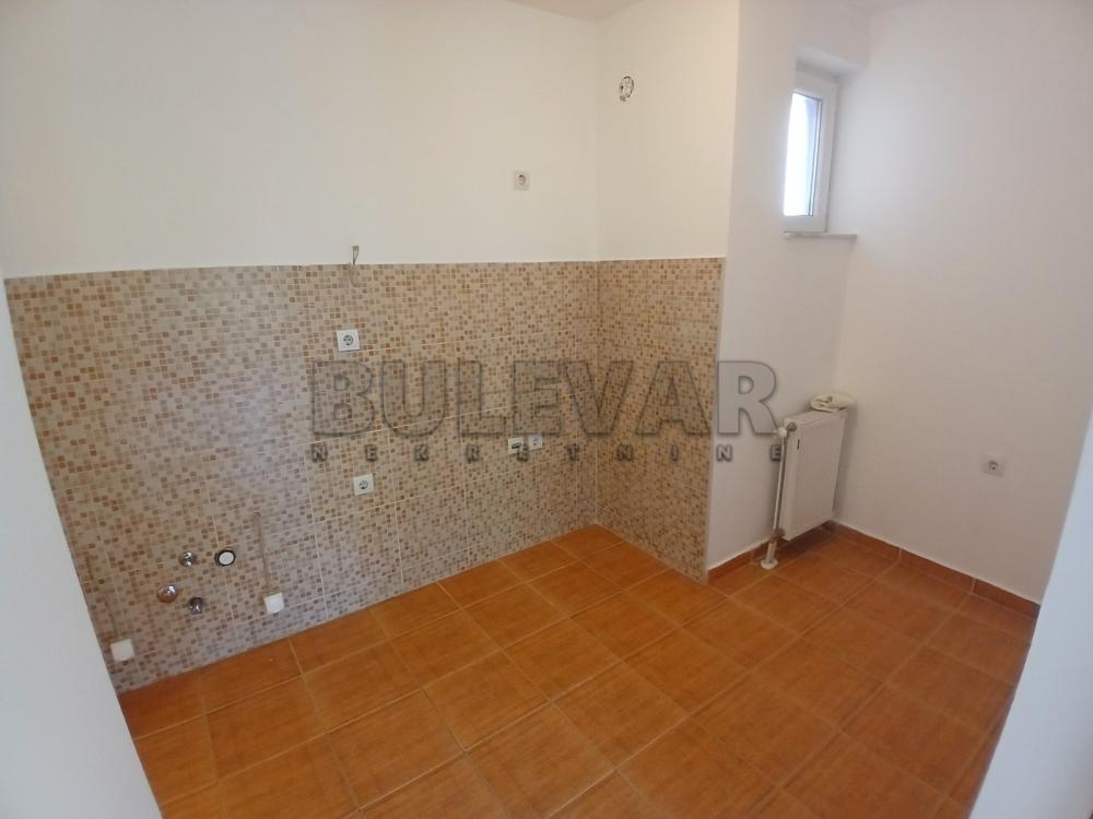 Slika 2 - Vojvode Tankosića,  Lokal za izdavanje, 73m2, 450€