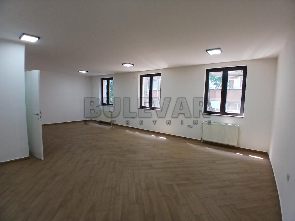 Slika 9 - Svetozara Markovića,  Lokal za izdavanje, 316m2, 2.700€