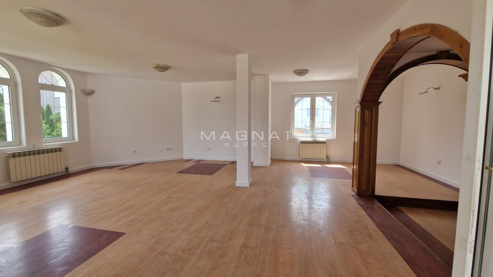 Slika 5 - Svetozara Radojčića,  Lokal za izdavanje, 450m2, 4.000€