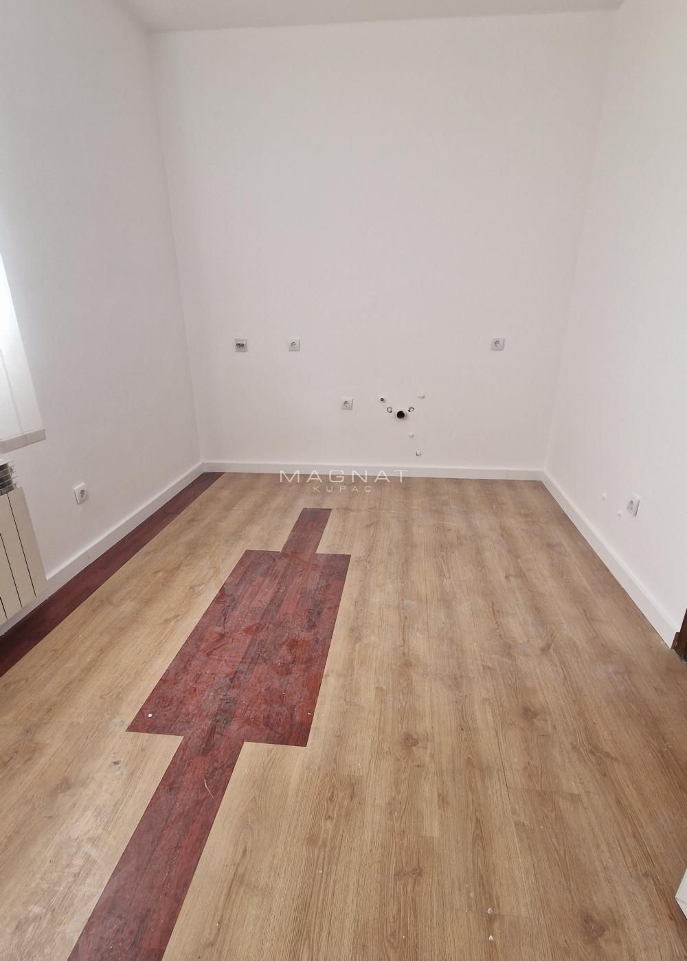 Slika 9 - Svetozara Radojčića,  Lokal za izdavanje, 450m2, 4.000€