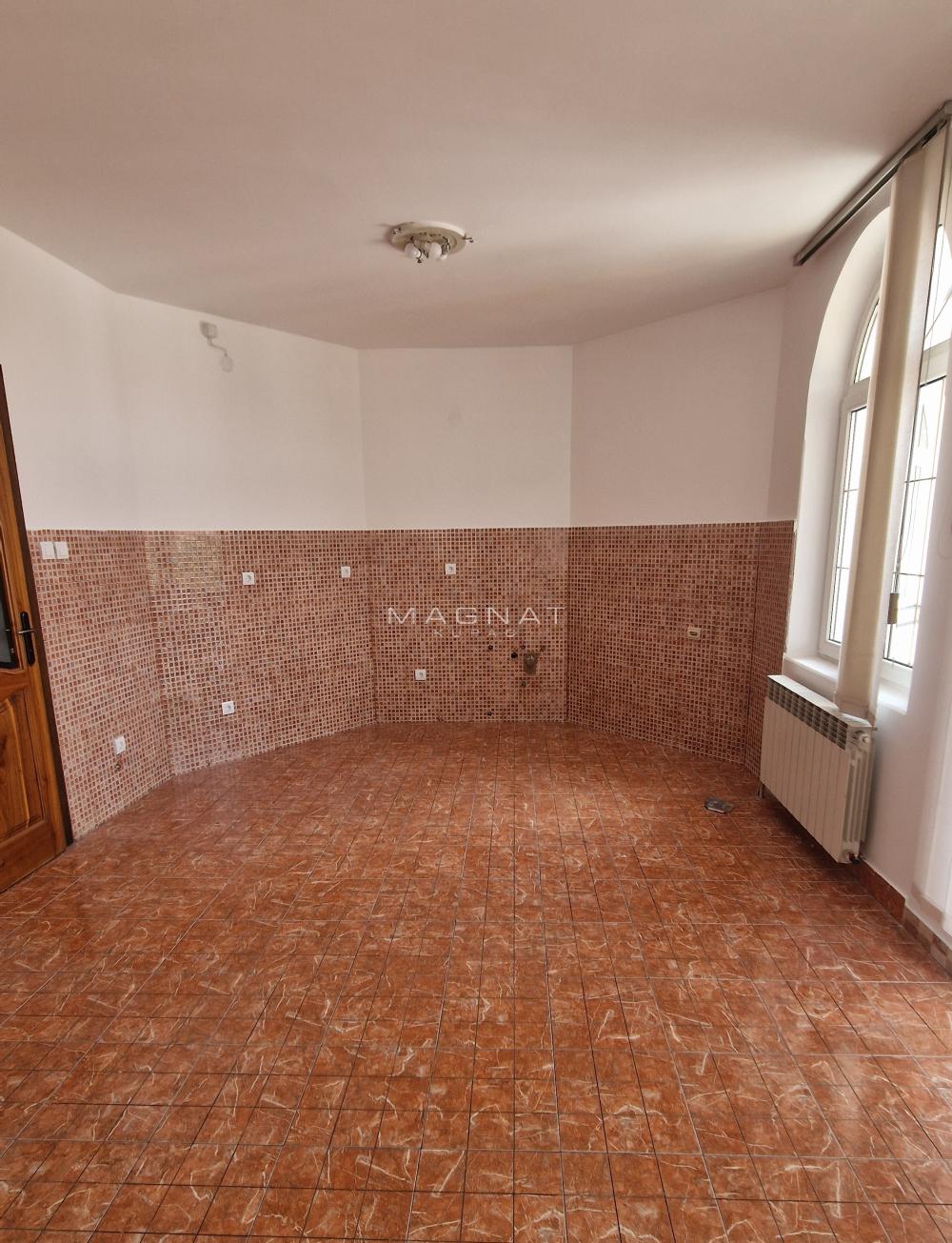 Slika 10 - Svetozara Radojčića,  Lokal za izdavanje, 450m2, 4.000€