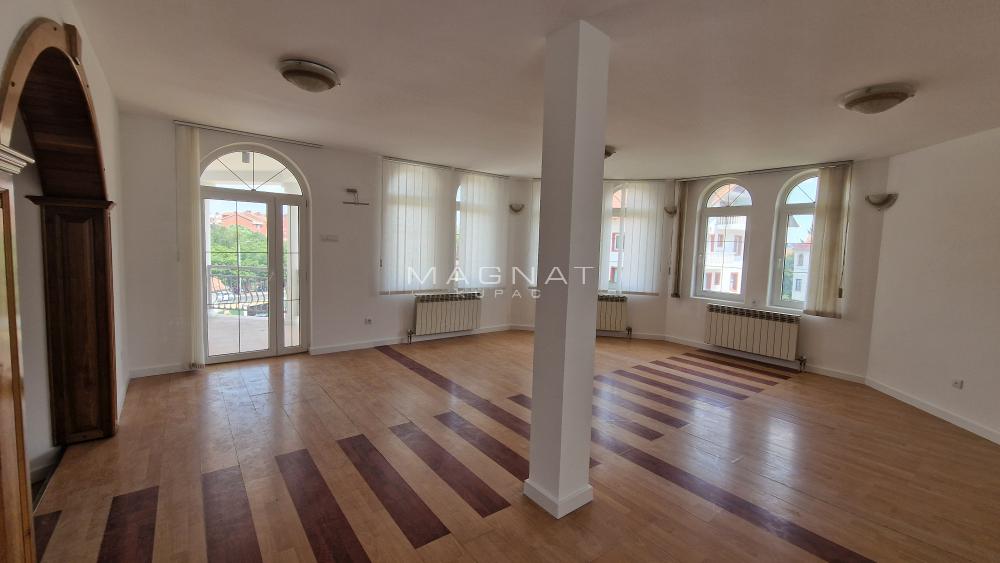 Slika 3 - Svetozara Radojčića,  Lokal za izdavanje, 450m2, 4.000€