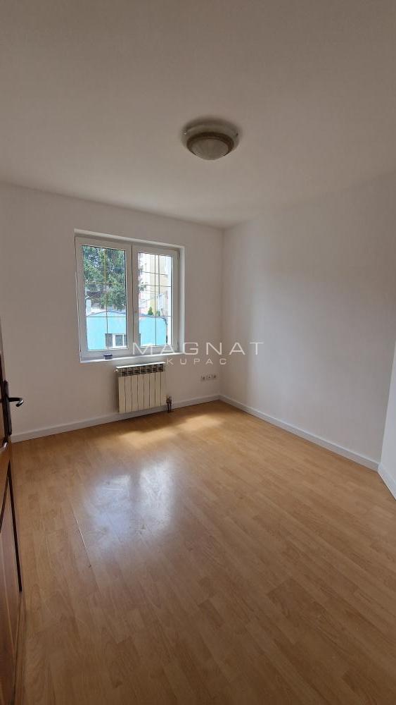 Slika 11 - Svetozara Radojčića,  Lokal za izdavanje, 450m2, 4.000€