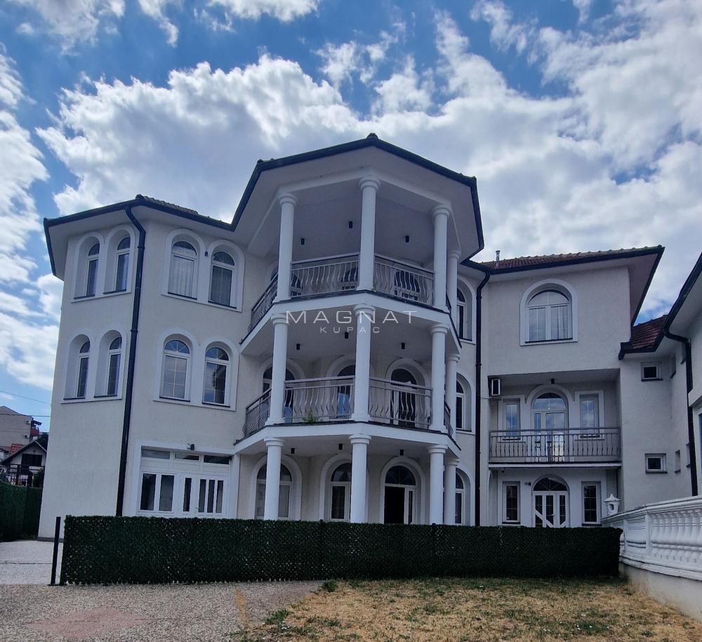 Glavna slika -Svetozara Radojčića,  Lokal za izdavanje, 450m2, 4.000€