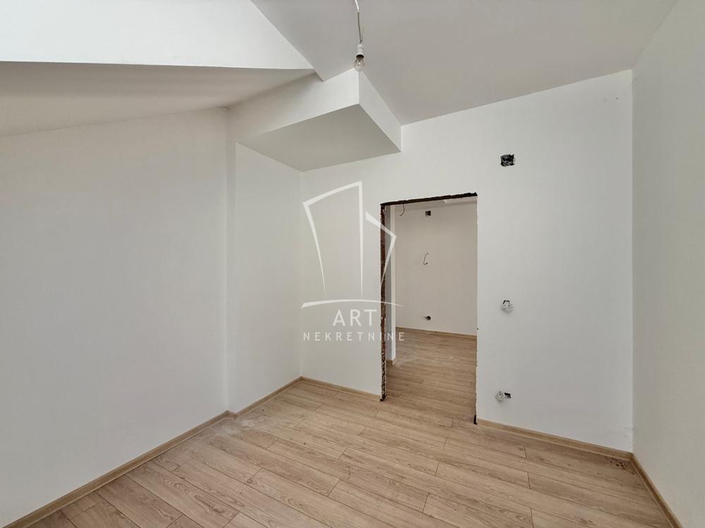 Slika 5 - Radeta Markovića, Četvorosoban stan na prodaju, 50m2, 121.000€