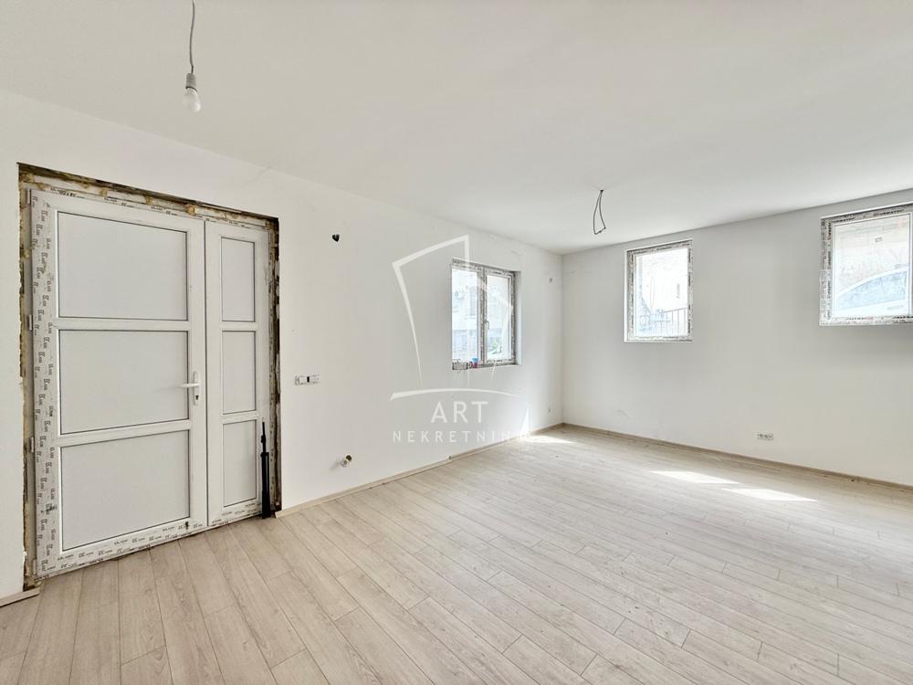 Slika 8 - Radeta Markovića, Četvorosoban stan na prodaju, 50m2, 121.000€