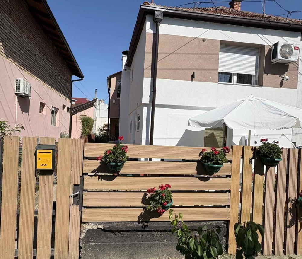 Glavna slika - Kuća na prodaju, 148530m2