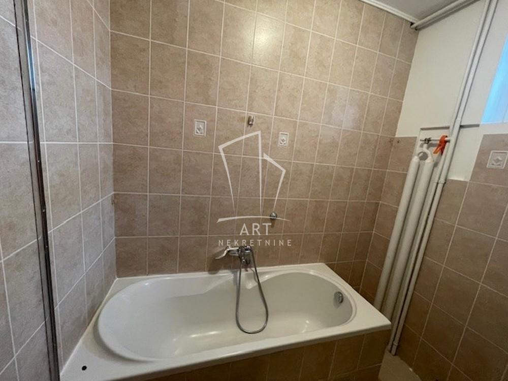 Slika 11 - Rajka Mitića, Trosoban stan za izdavanje, 84m2, 800€