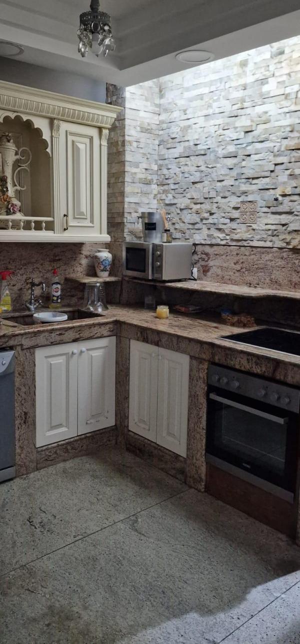 Slika 7 - Mačvanska, Četvorosoban stan za izdavanje, 200m2, 2.500€