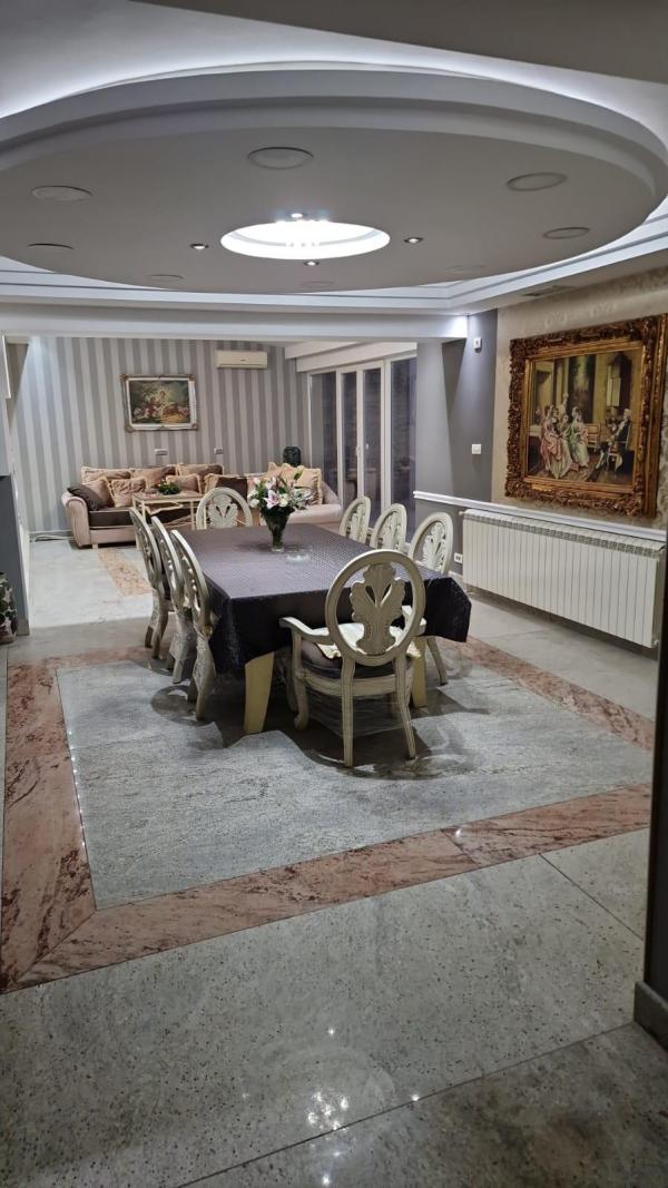 Slika 1 - Mačvanska, Četvorosoban stan za izdavanje, 200m2, 2.500€