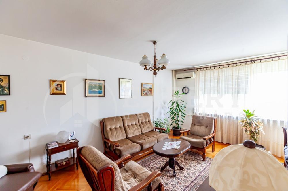 Glavna slika -Trg kralja Aleksandra Ujedinitelja, Trosoban stan na prodaju, 75m2, 154.000€