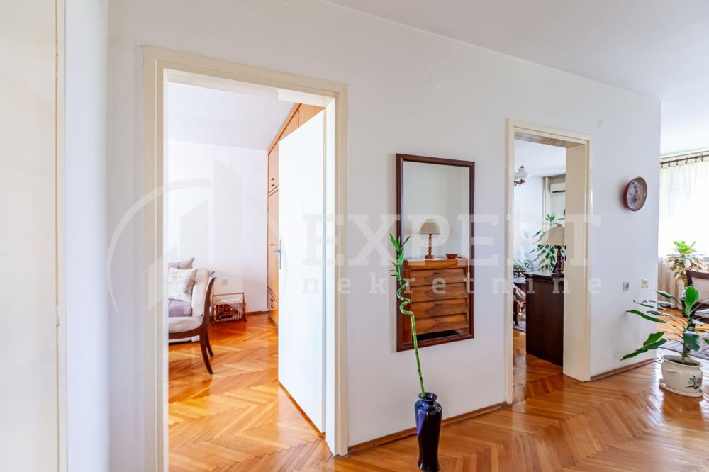 Slika 9 - Trg kralja Aleksandra Ujedinitelja, Trosoban stan na prodaju, 75m2, 154.000€