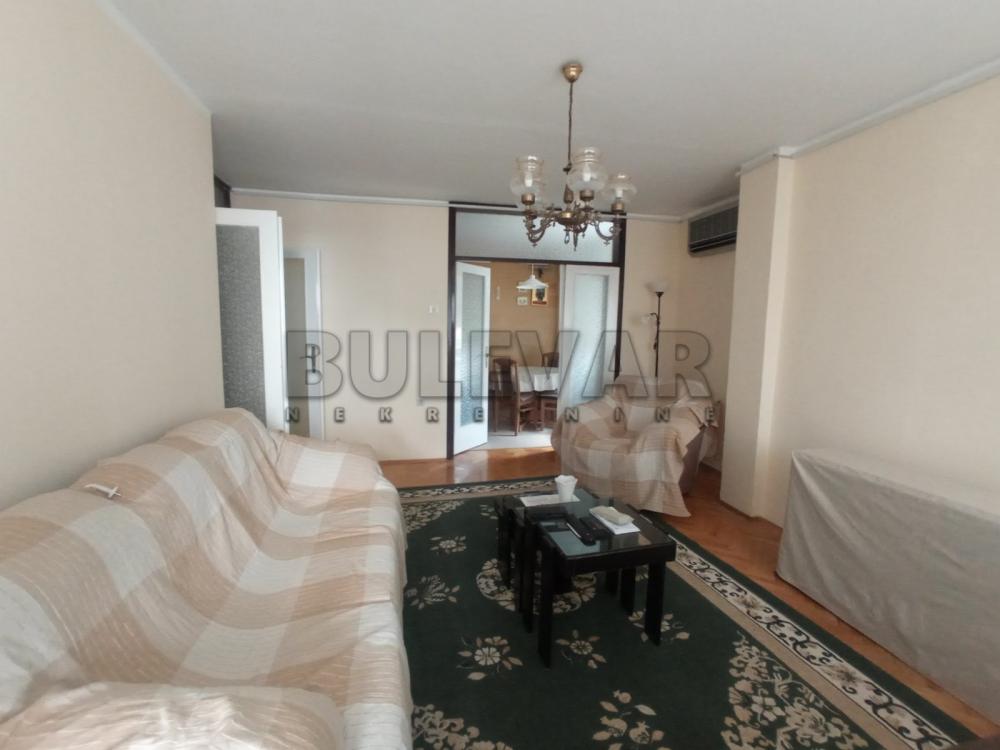 Slika 1 - Branka Krsmanovića, Trosoban stan za izdavanje, 63m2, 400€