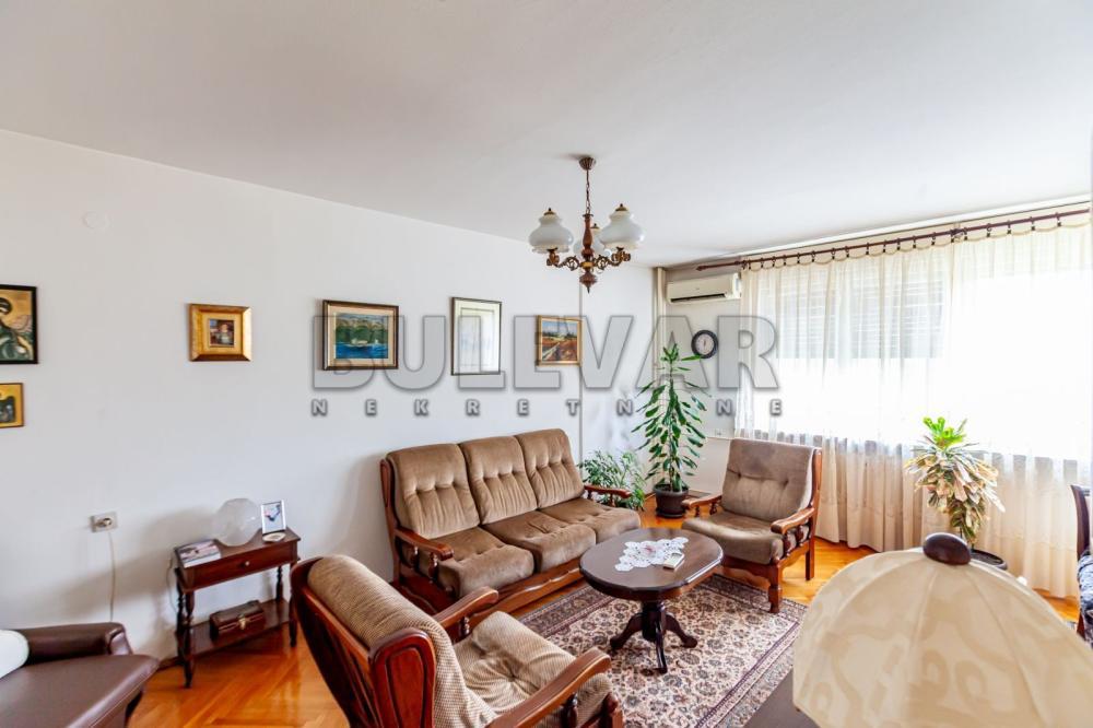 Glavna slika -Trg kralja Aleksandra Ujedinitelja, Trosoban stan na prodaju, 75m2, 154.000€