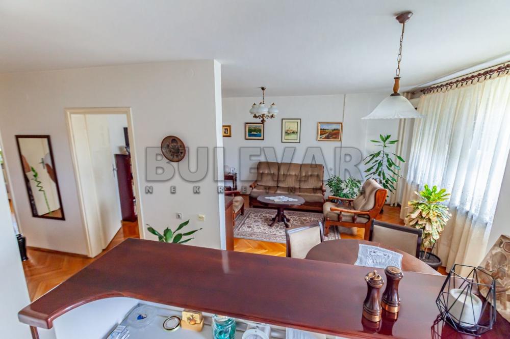 Slika 8 - Trg kralja Aleksandra Ujedinitelja, Trosoban stan na prodaju, 75m2, 154.000€