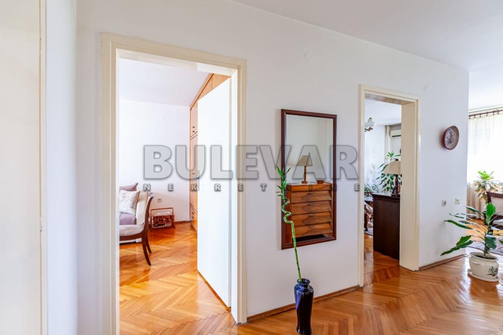 Slika 9 - Trg kralja Aleksandra Ujedinitelja, Trosoban stan na prodaju, 75m2, 154.000€