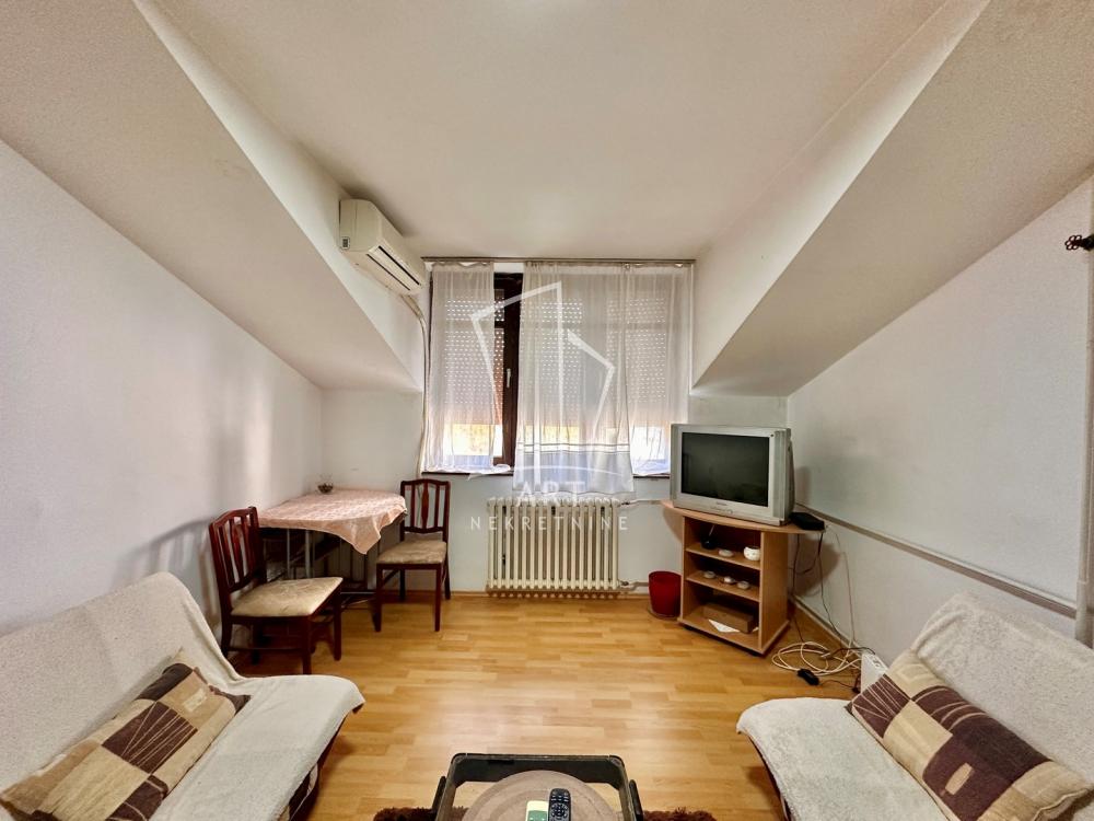 Slika 2 - Dragana Rakića, Jednoiposoban stan na prodaju, 43m2, 96.000€