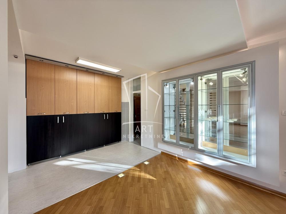 Slika 1 - Milana Vukosa,  Lokal za izdavanje, 165m2, 1.300€