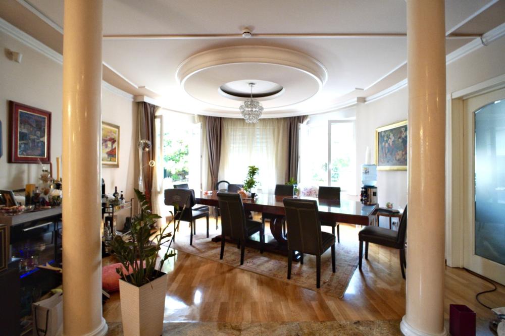 Slika 5 - Ljutice Bogdana,  Kuća na prodaju, 634m2, 2.450.000€