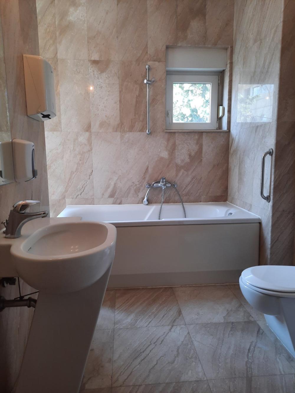 Slika 9 - Ljutice Bogdana,  Kuća na prodaju, 634m2, 2.450.000€