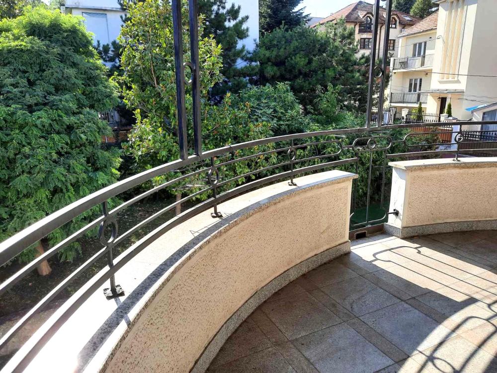 Slika 11 - Ljutice Bogdana,  Kuća na prodaju, 634m2, 2.450.000€