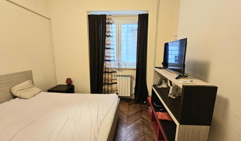 Slika 4 - Četvorosoban stan za izdavanje, 240m2, 3.000€