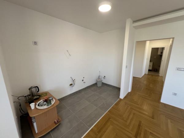 Slika 2 - Četvorosoban stan na prodaju, 76m2, 184.000€