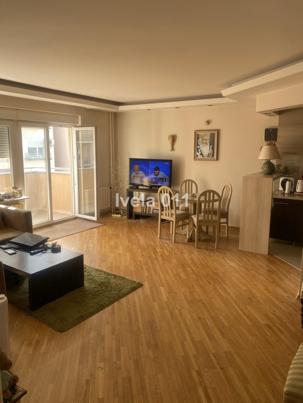 Glavna slika -Četvorosoban stan na prodaju, 81m2, 298.000€