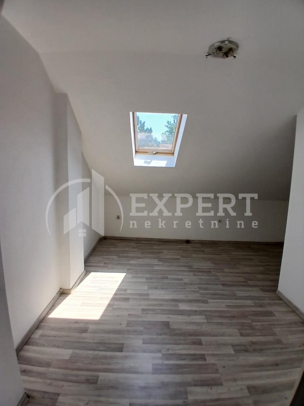 Slika 3 - Jove Tošića,  Lokal za izdavanje, 270m2, 1.000€