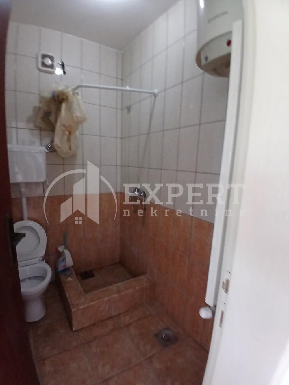 Slika 7 - Jove Tošića,  Lokal za izdavanje, 270m2, 1.000€