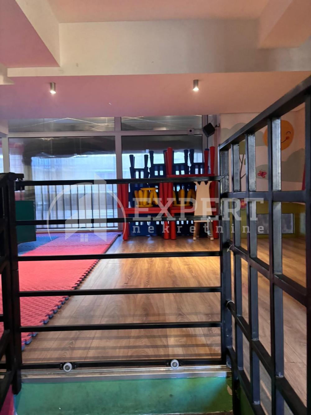 Slika 5 - Učitelj Tasina,  Lokal za izdavanje, 390m2, 3.300€