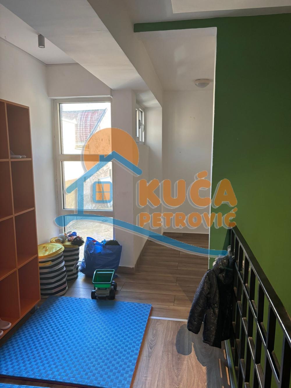 Slika 4 - Učitelj Tasina,  Lokal za izdavanje, 390m2, 3.300€