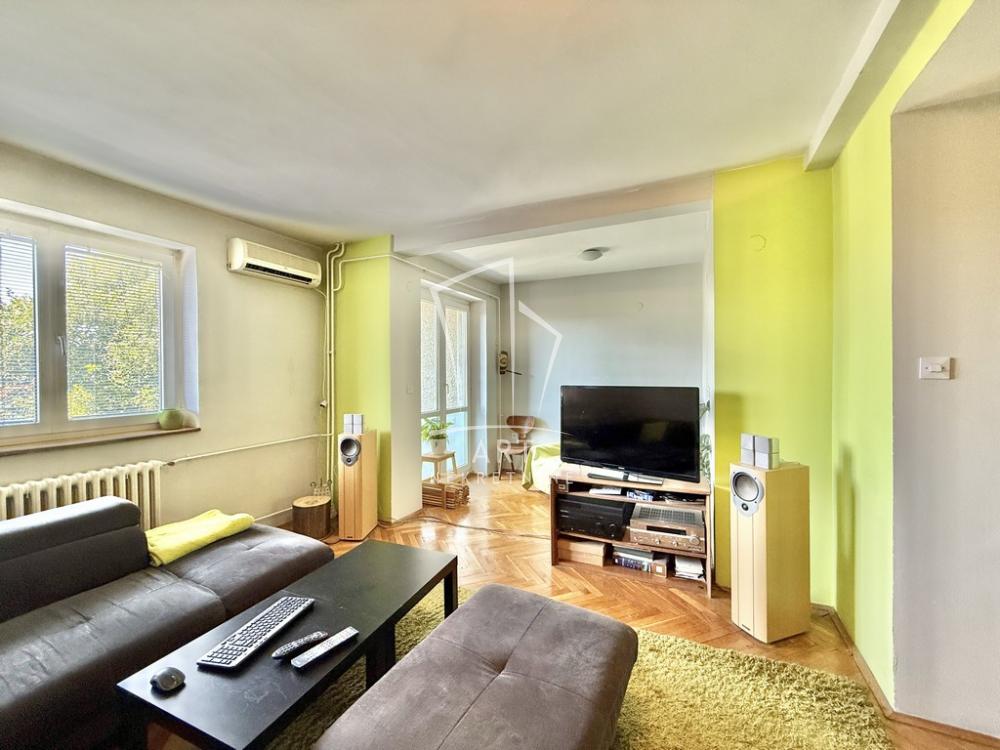 Slika 1 - Žarkovačka,  Kuća na prodaju, 108m2, 395.000€