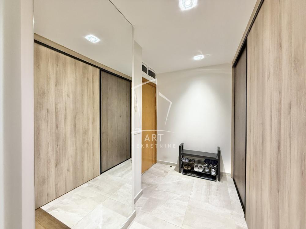 Slika 11 - Južni Bulevar, Četvorosoban stan na prodaju, 110m2, 395.000€