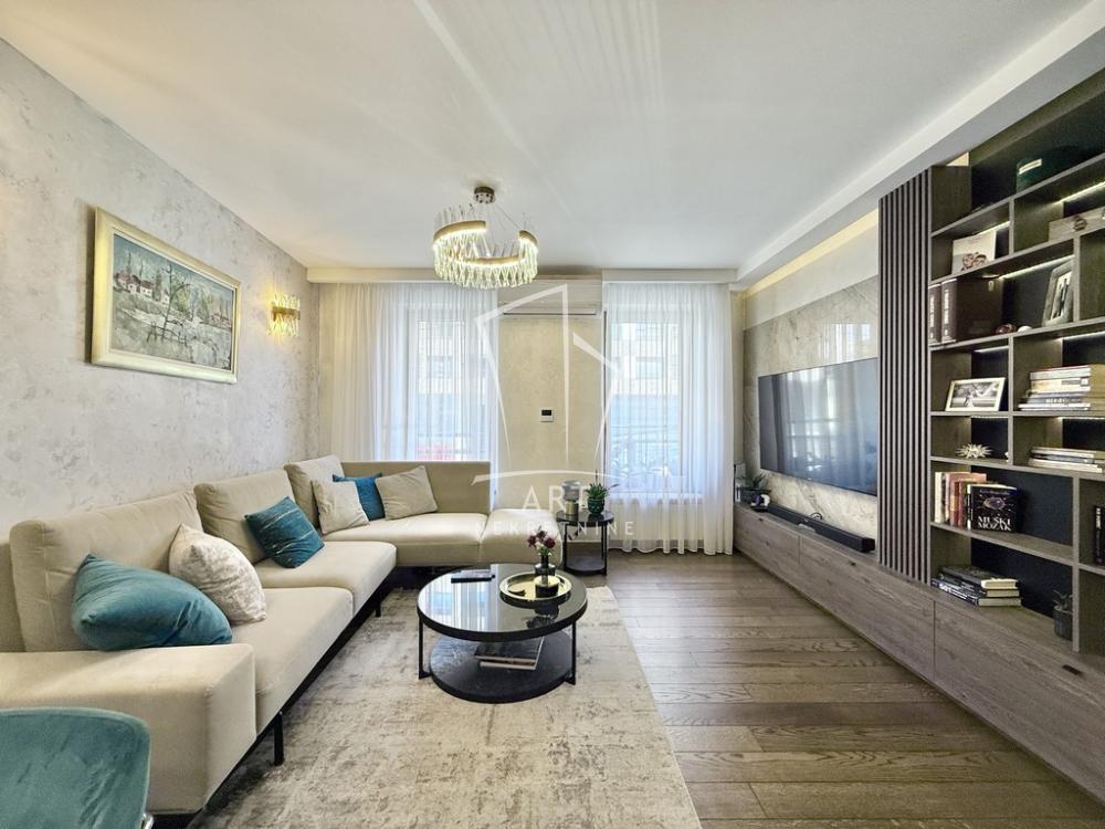 Slika 1 - Južni Bulevar, Četvorosoban stan na prodaju, 110m2, 395.000€