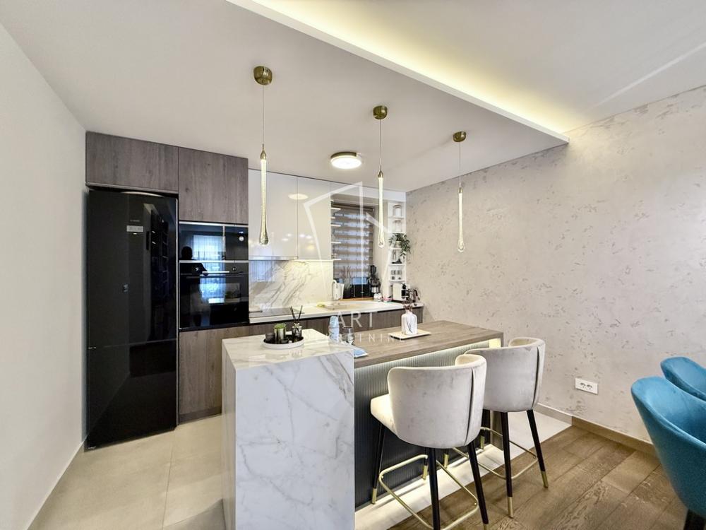 Slika 4 - Južni Bulevar, Četvorosoban stan na prodaju, 110m2, 395.000€