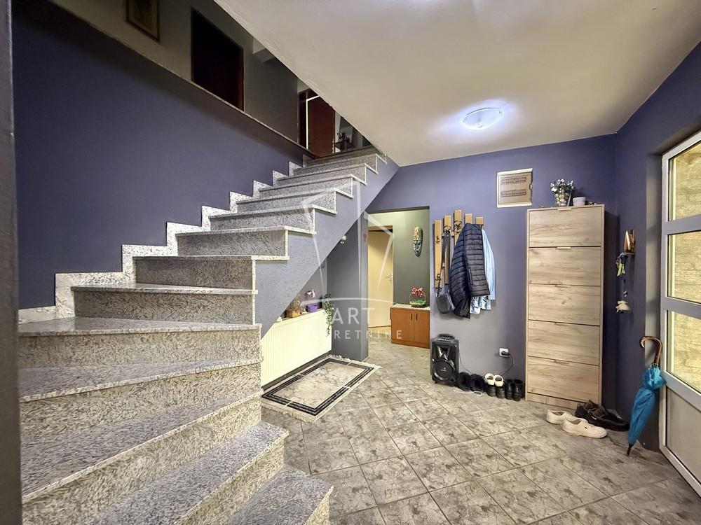 Slika 8 - Leskovačka,  Kuća na prodaju, 260m2, 182.000€