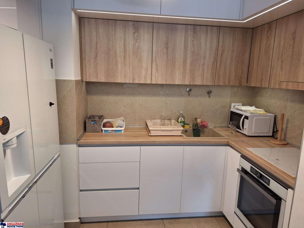 Slika 2 - Bulevar heroja sa Košara, Trosoban stan za izdavanje, 90m2, 1.400€