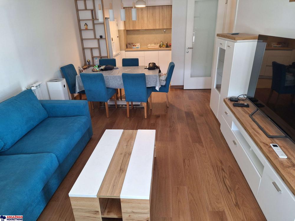 Slika 3 - Bulevar heroja sa Košara, Trosoban stan za izdavanje, 90m2, 1.400€