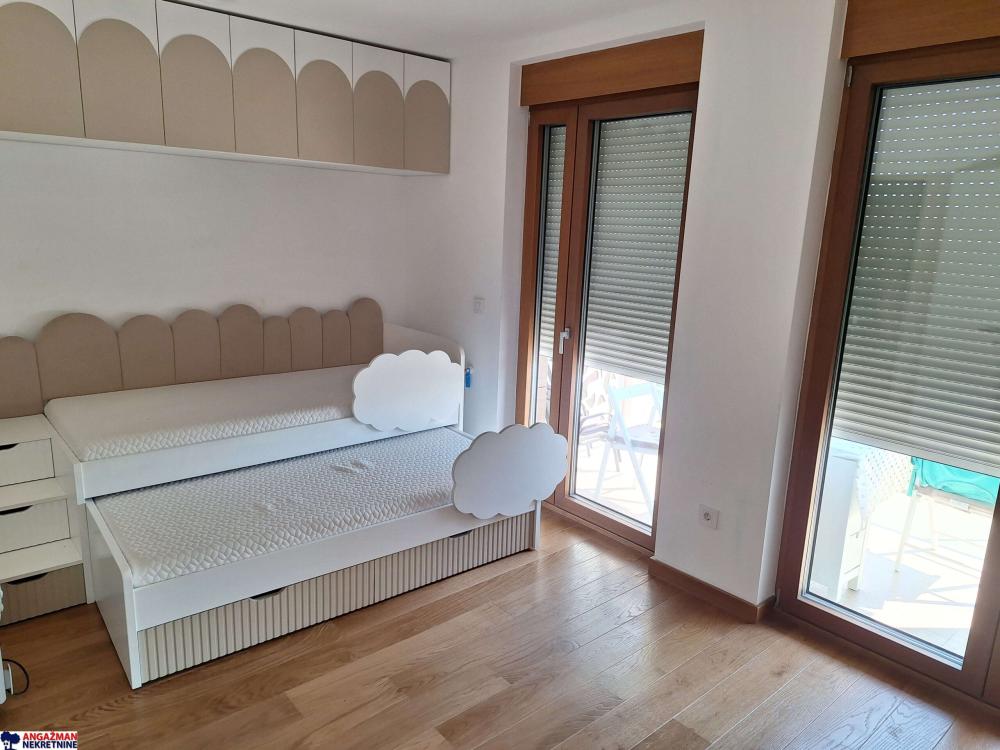 Slika 6 - Bulevar heroja sa Košara, Trosoban stan za izdavanje, 90m2, 1.400€