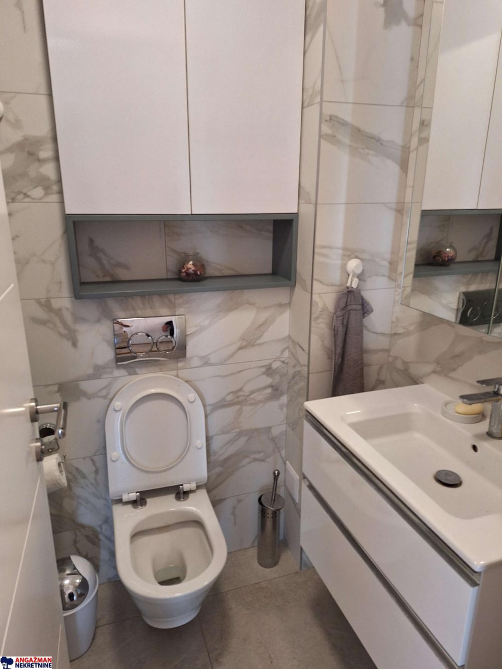 Slika 8 - Bulevar heroja sa Košara, Trosoban stan za izdavanje, 90m2, 1.400€