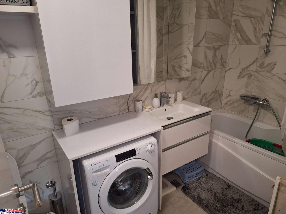 Slika 11 - Bulevar heroja sa Košara, Trosoban stan za izdavanje, 90m2, 1.400€